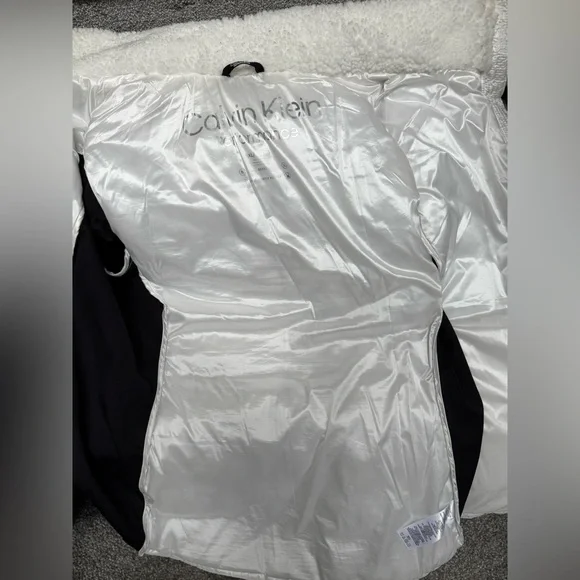 Calvin Klein Performance Women's Puffer Jacket in White and Black - Picture 7 of 11